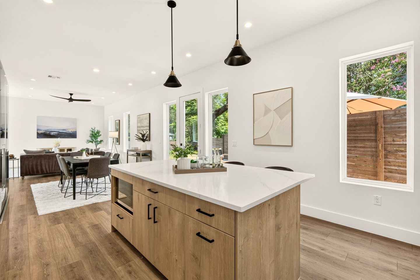 9-web-or-mls-4601-hank-ave-1-(9-of-32).jpg