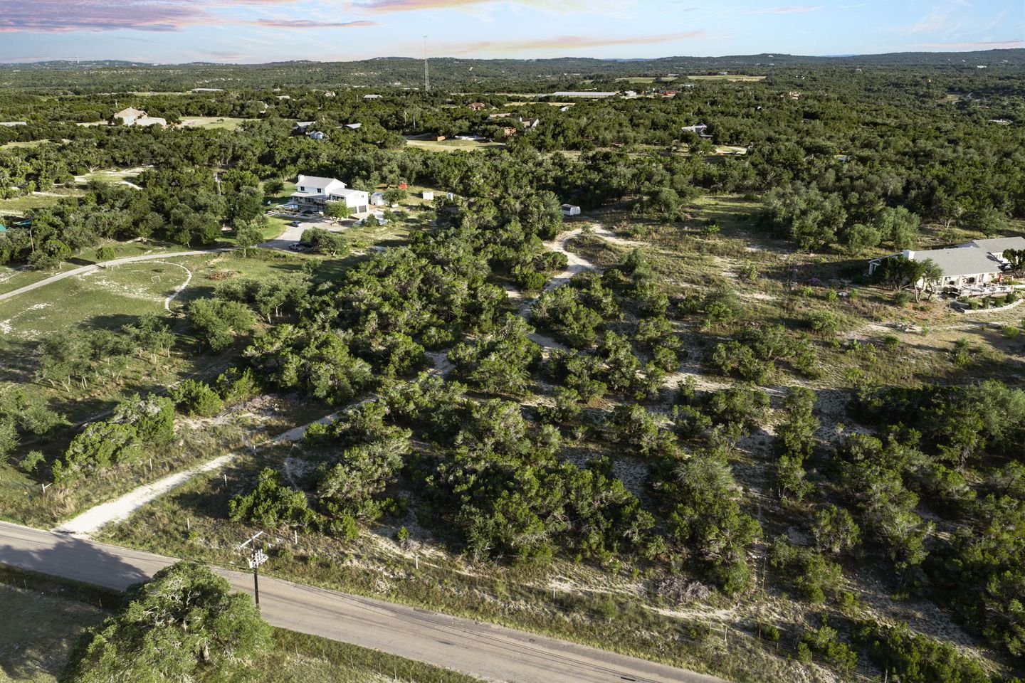 9-web-or-mls-5601-w-fitzhugh-rd-(4-of-24).jpg