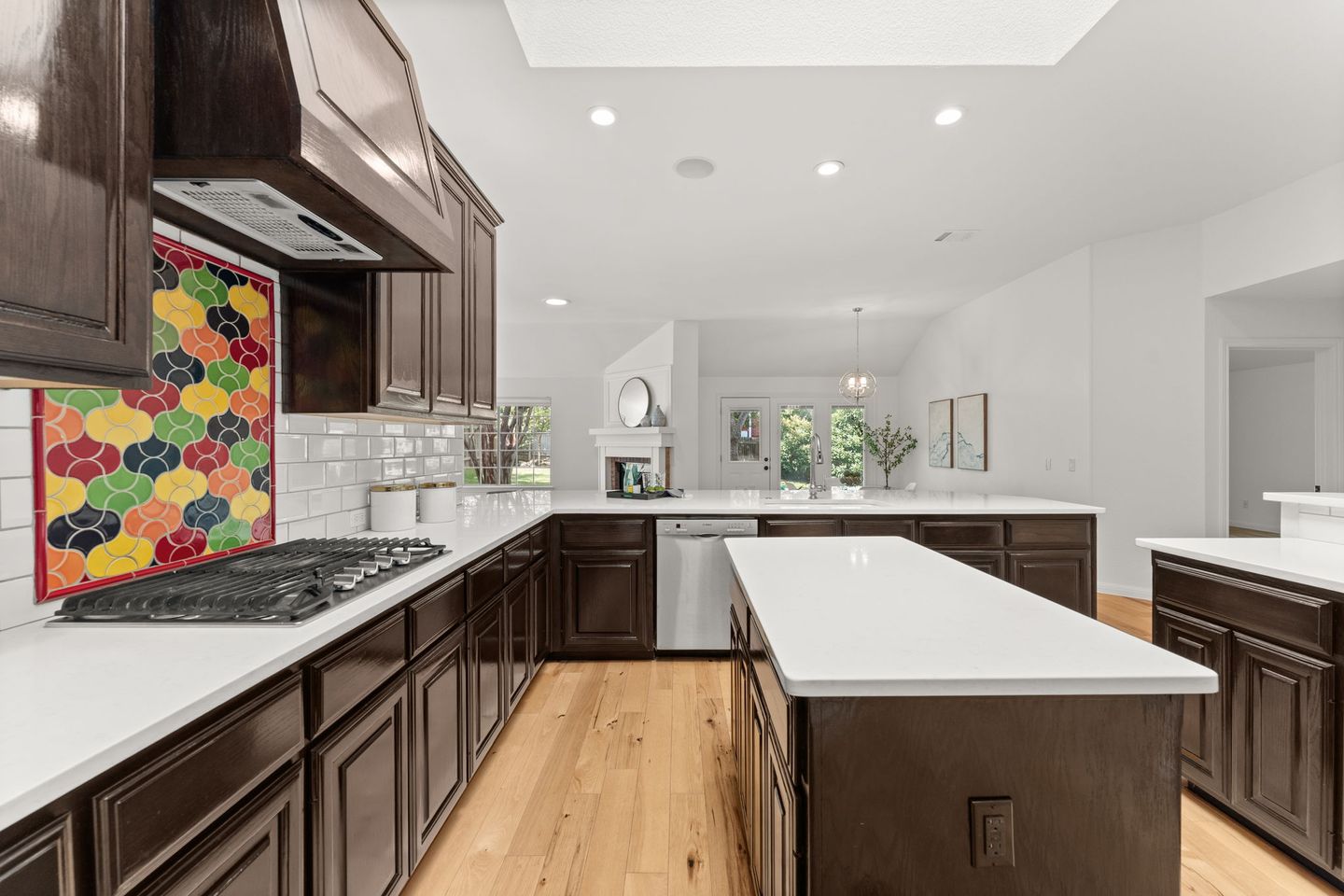 9-web-or-mls-5900-savin-hill-ct-13.jpg