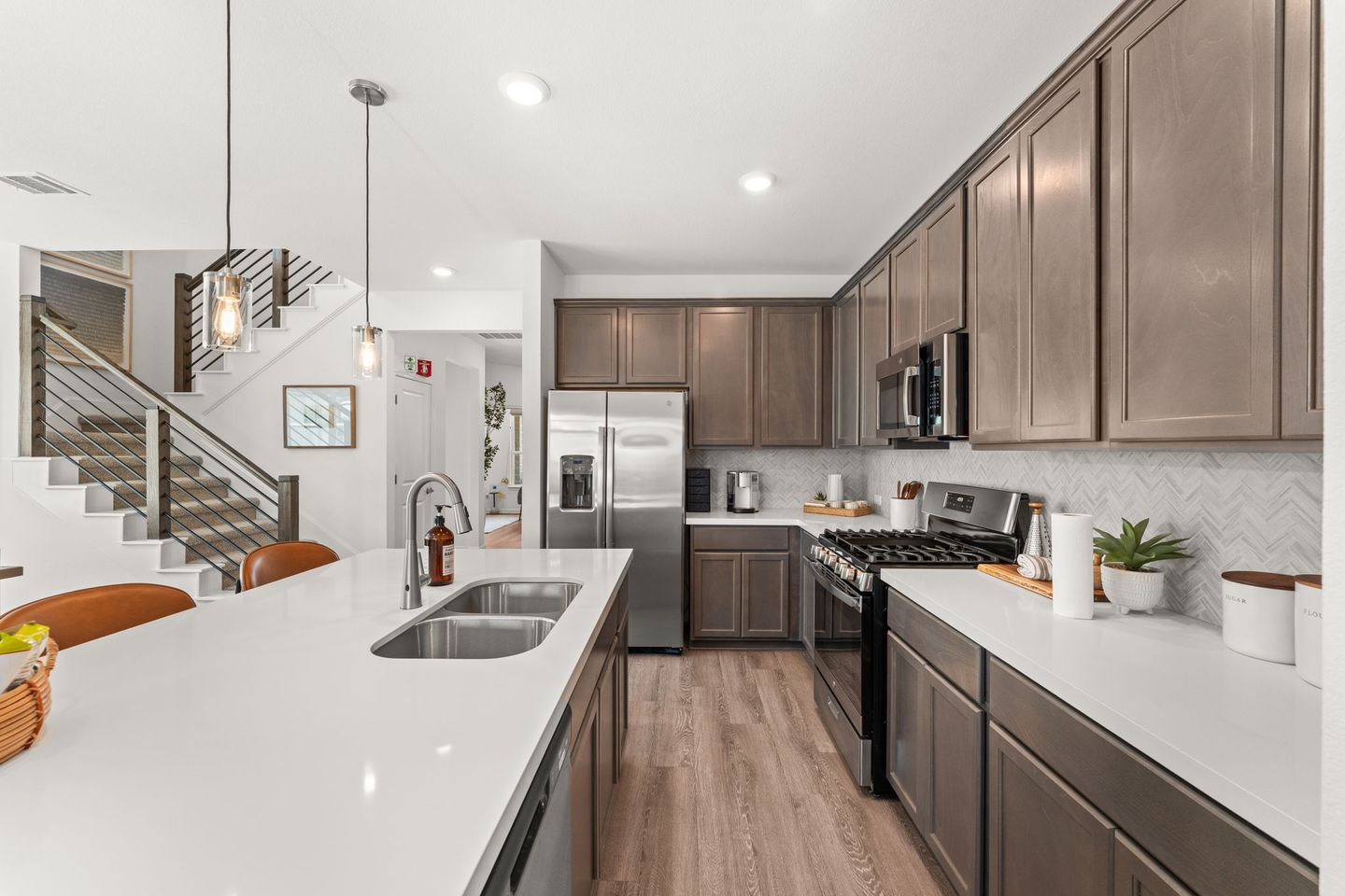 9-web-or-mls-6512-velvet-leaf-ln-9.jpg