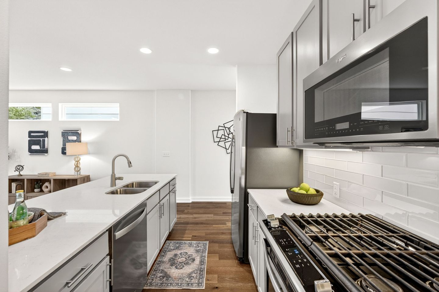 9-web-or-mls-6800-menchaca-rd-13-(10-of-25).jpg