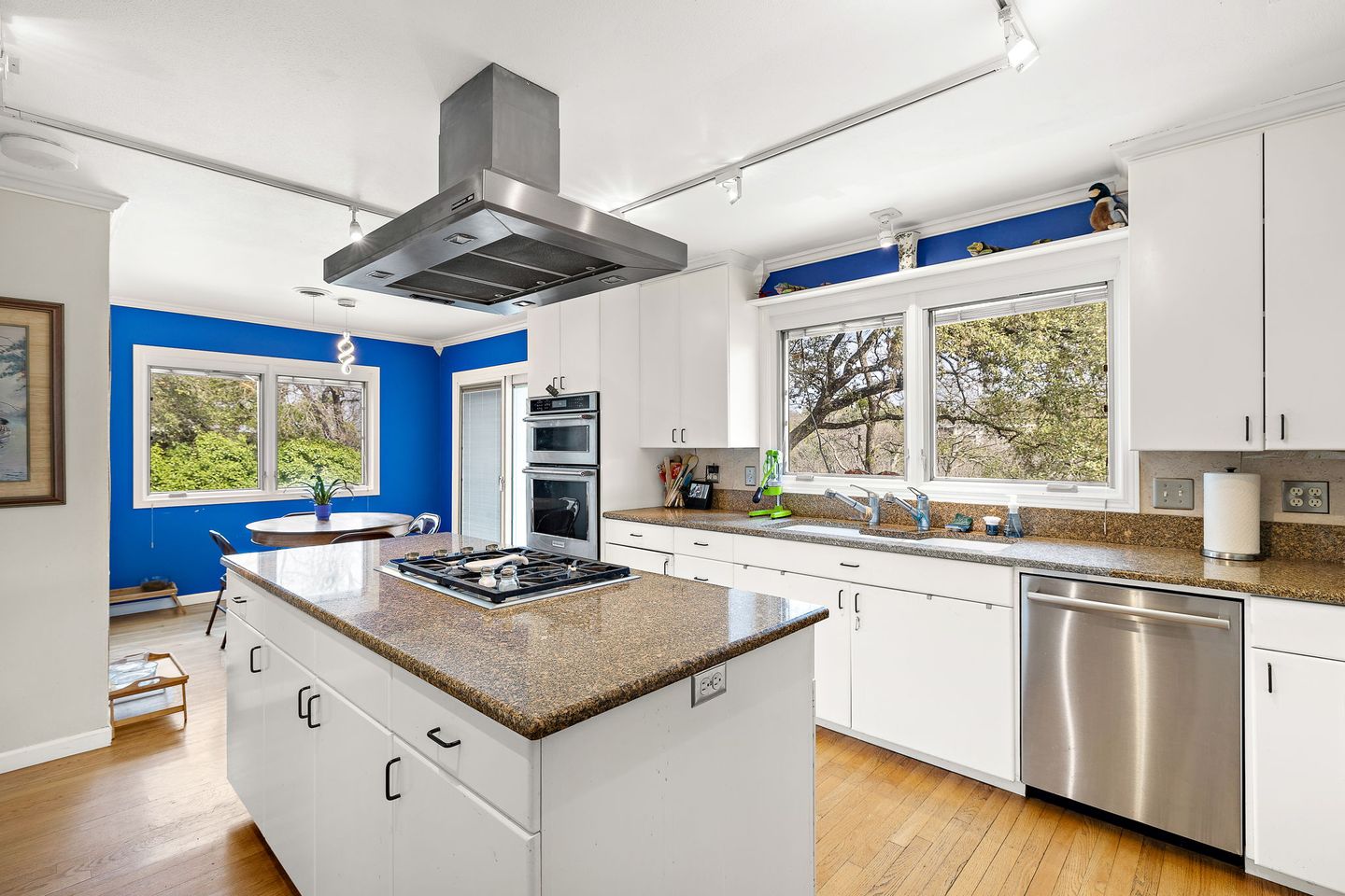 9-web-or-mls-7-inwood-cir-020625-161.jpg