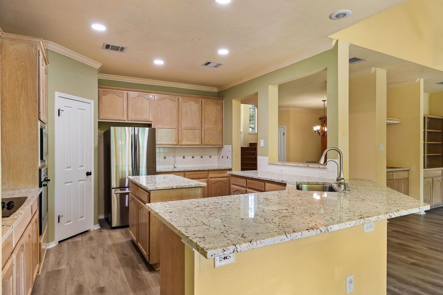 9-web-or-mls-8410-cambria-dr-kcp-042425---129.jpg