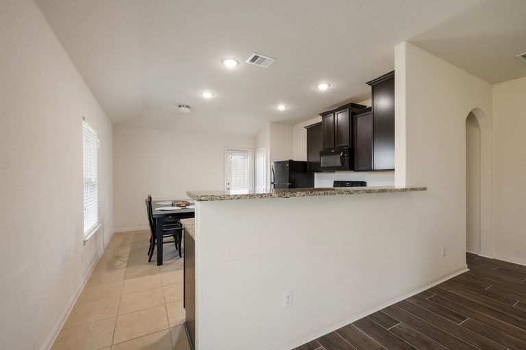 90cb1935-13320-harry-s-truman-drive_dsp_11.jpg