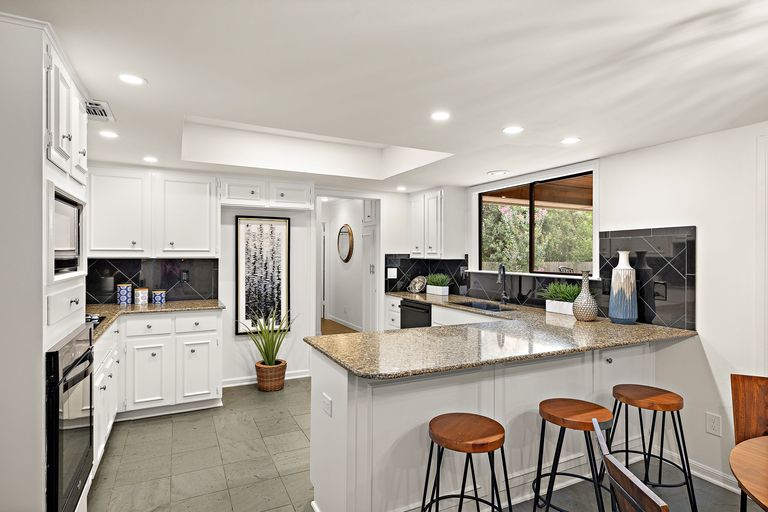 92688f9f-18-web-or-mls-4503-small-dr-kcp-060324-202.jpg