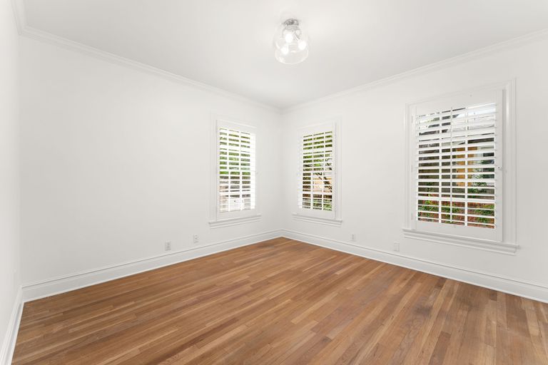 95383064-16-web-or-mls-1703-w-31st-st-4-of-26.jpg