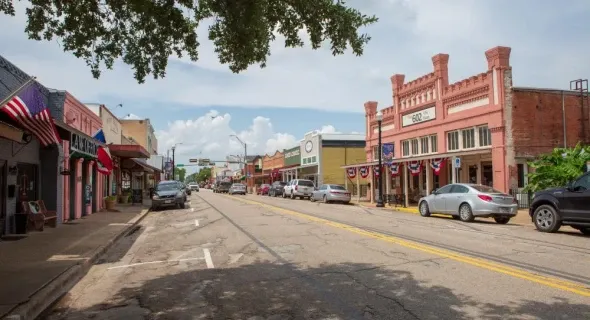 Navigating the Pros and Cons of Moving to Bastrop, TX in 2023