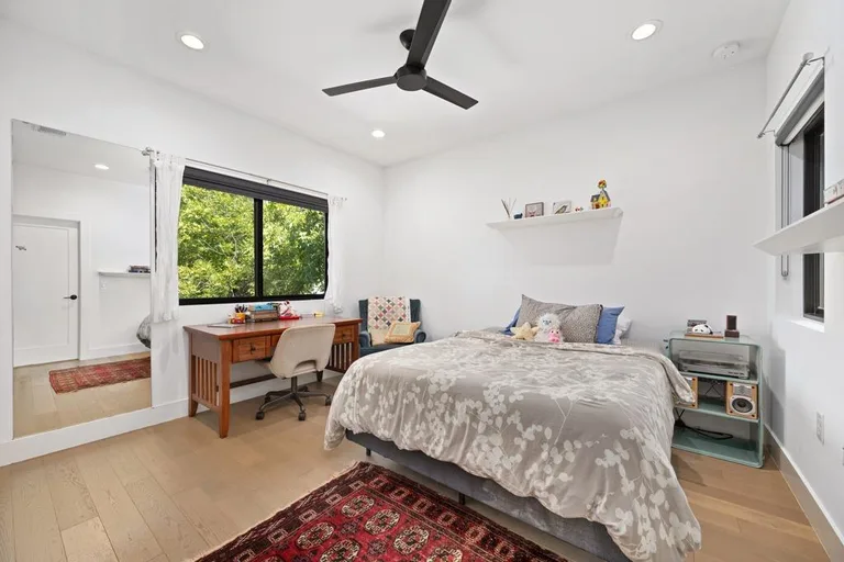 5513 Duval St, photo 22