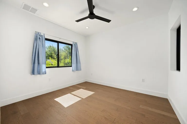 5513 Duval St, photo 25