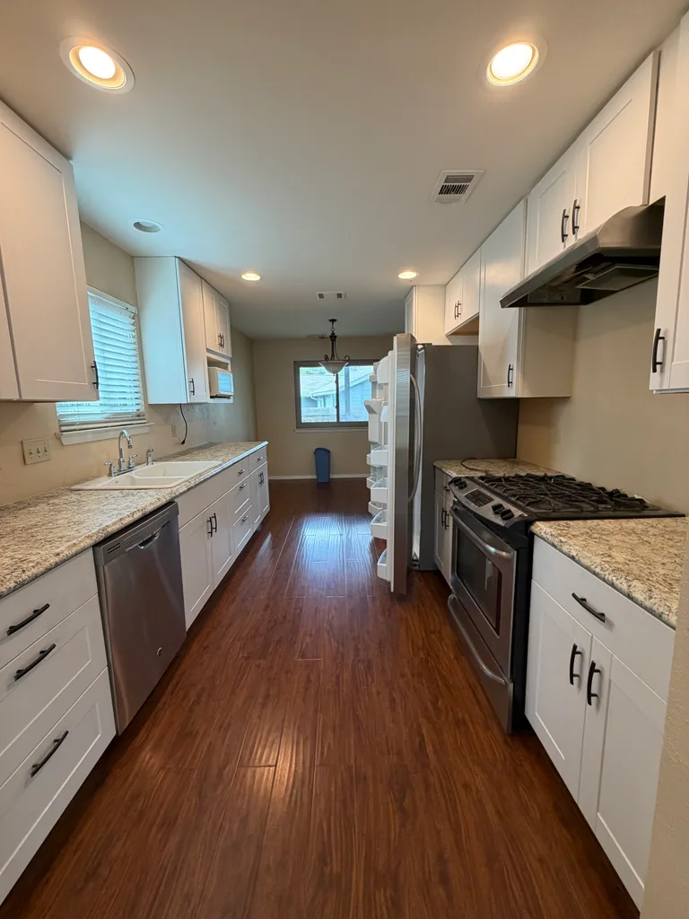 6812 Stage Coach Trail, photo 14