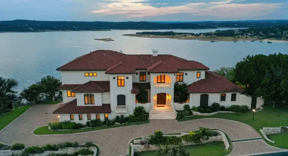 Moving to Lakeway, TX in 2023: Pros and Cons to Consider