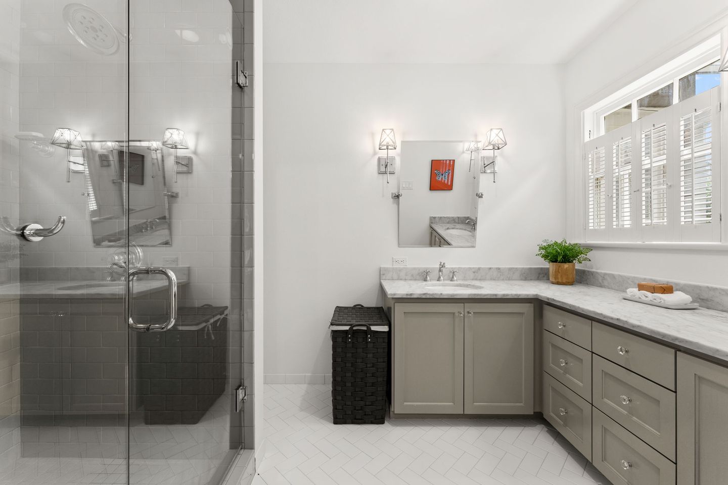 aadc9c85-12-web-or-mls-1703-w-31st-st-9-of-26.jpg