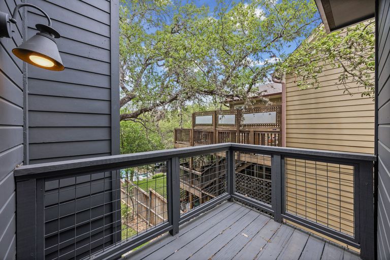 mt-bonnell-rd-19-1776288650.jpg