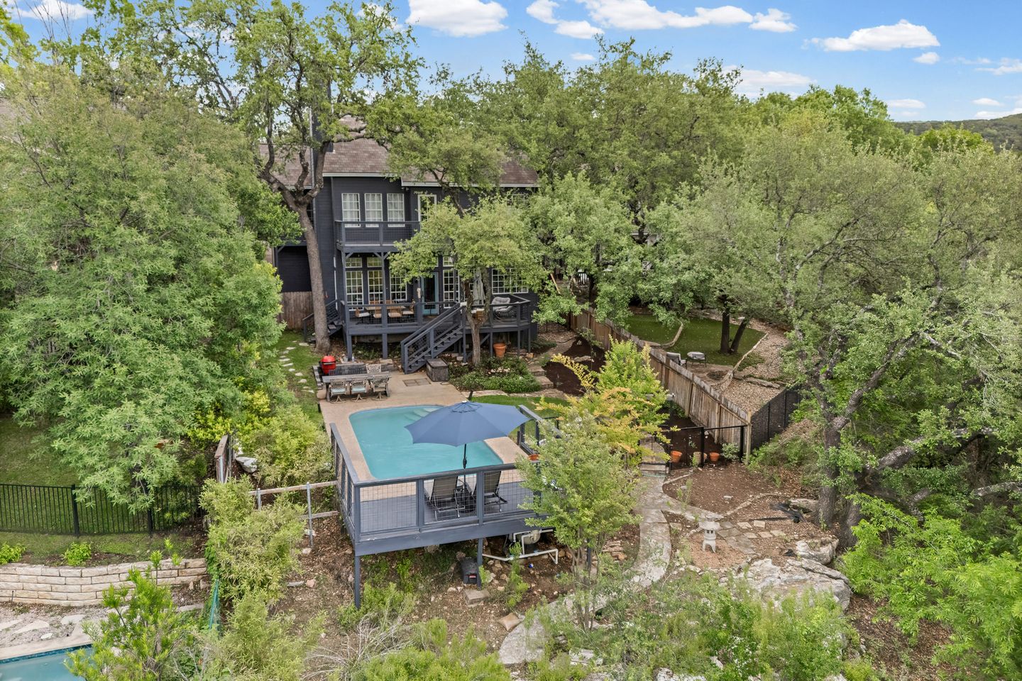 mt-bonnell-rd-28-1776288657.jpg