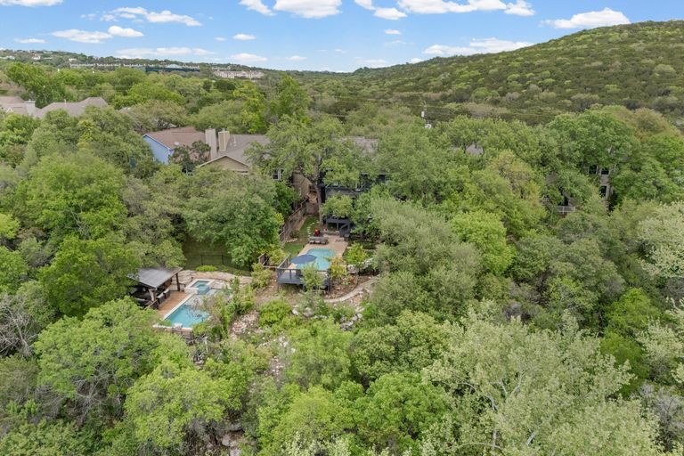 mt-bonnell-rd-29-1776288658.jpg