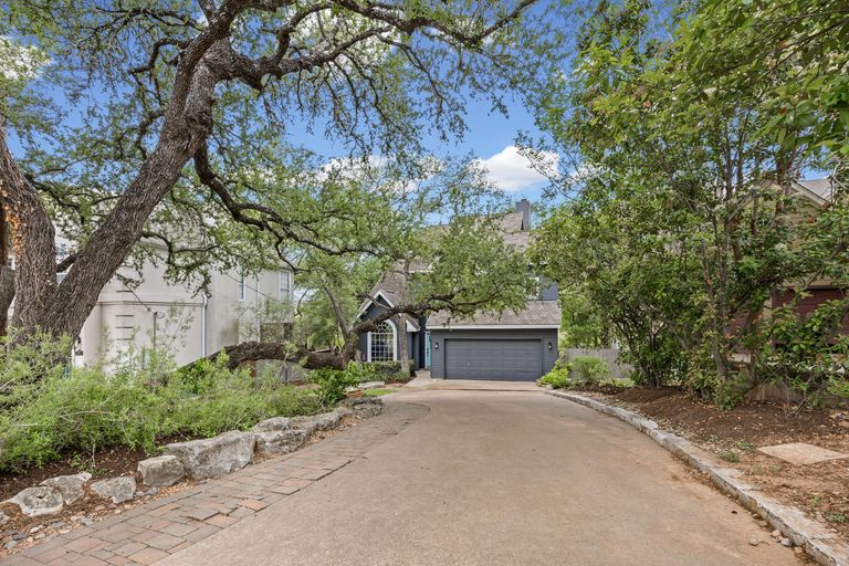 mt-bonnell-rd-31-1776288660.jpg