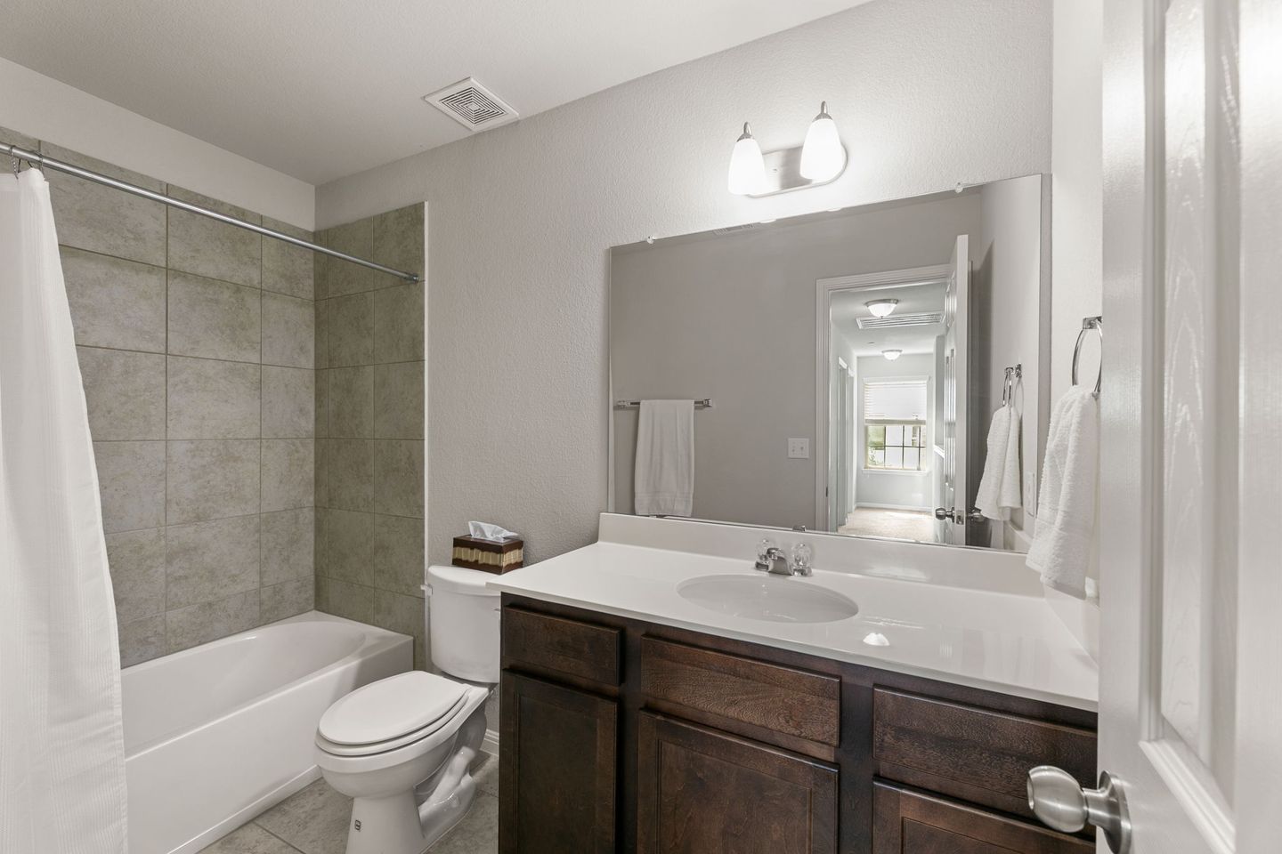sqft-1160.jpg