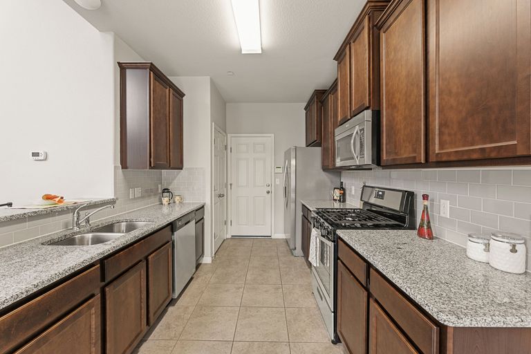 sqft-1205.jpg